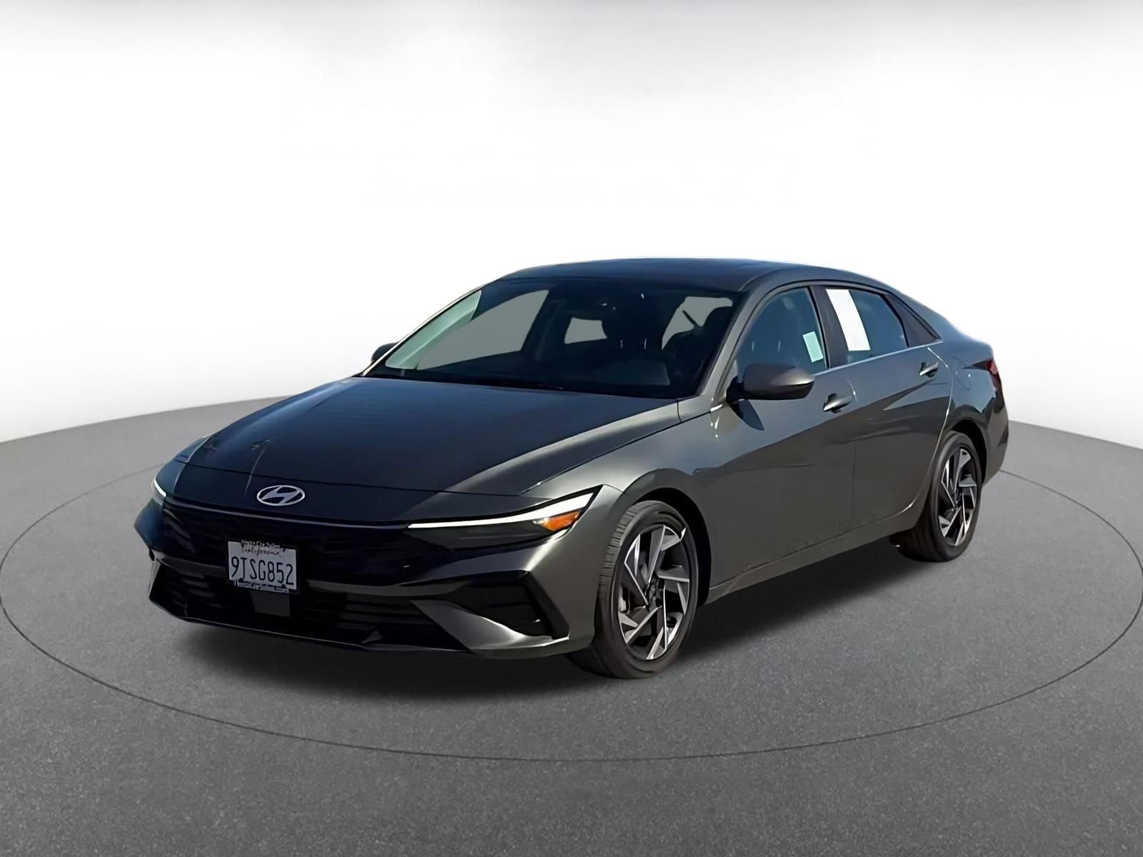 Thumbnail: 2025 Hyundai Elantra - 4