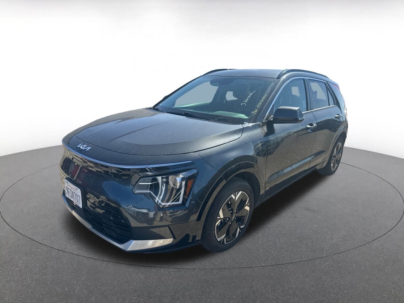 Thumbnail: 2023 Kia Niro - 3