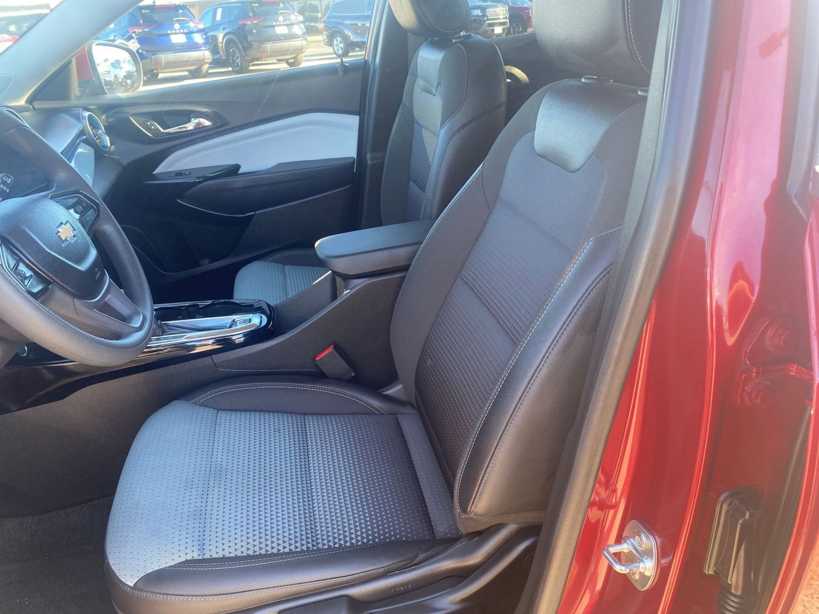 Thumbnail: 2025 Chevrolet Trax - 27