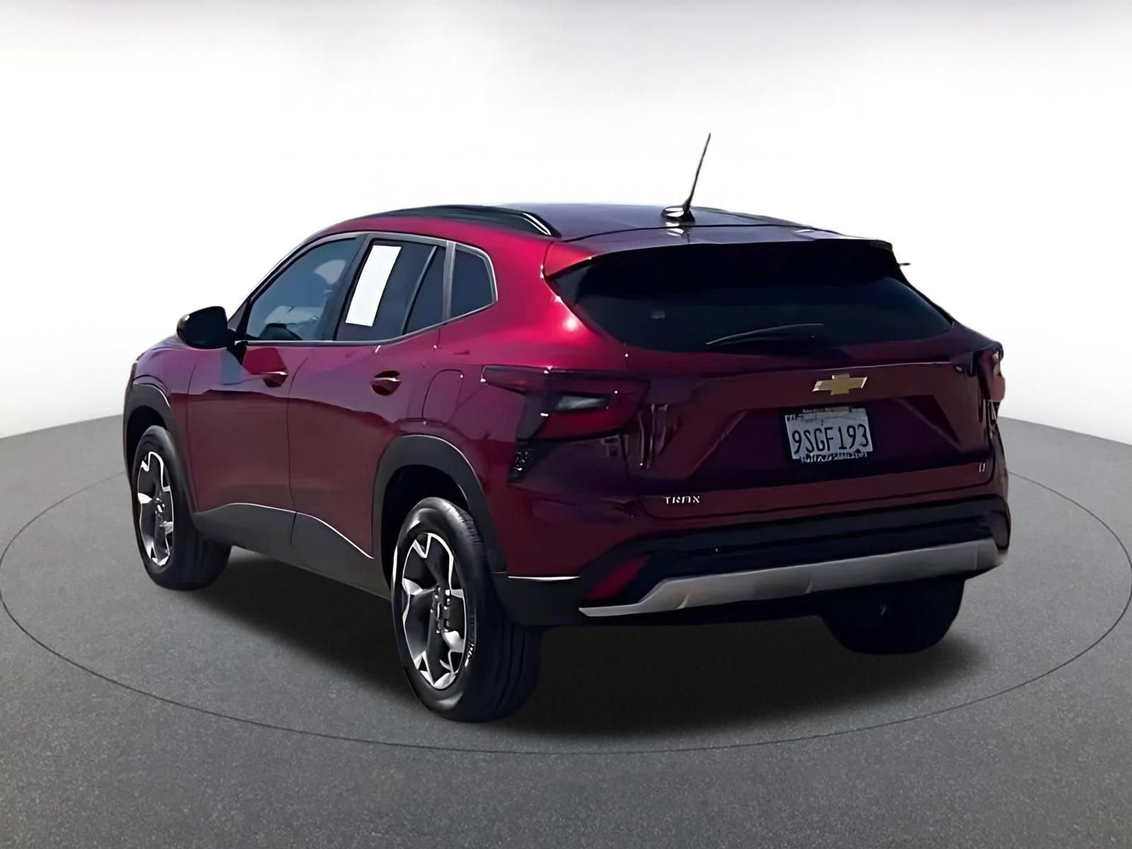 Thumbnail: 2025 Chevrolet Trax - 9