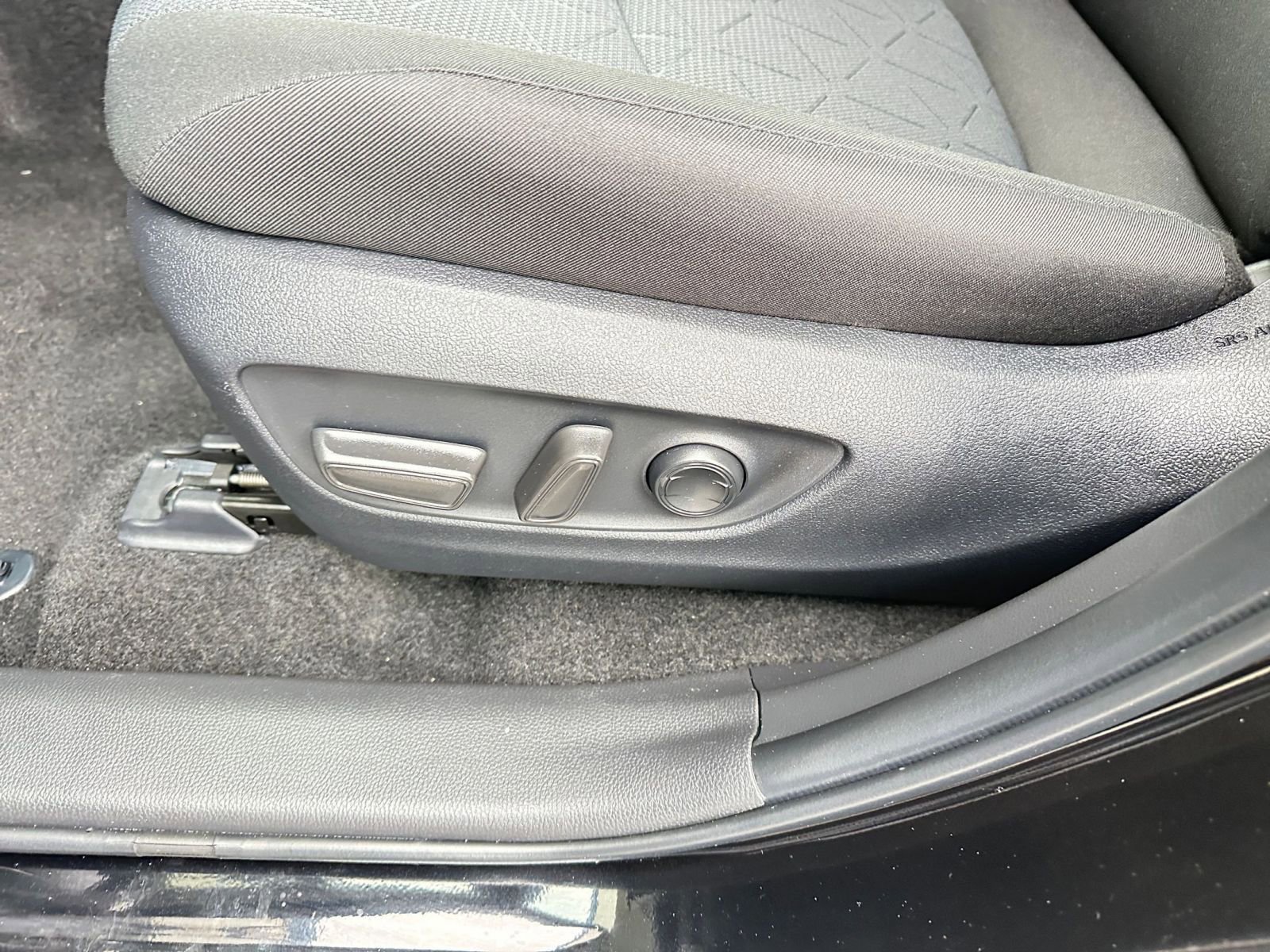 Thumbnail: 2025 Toyota RAV4 - 23