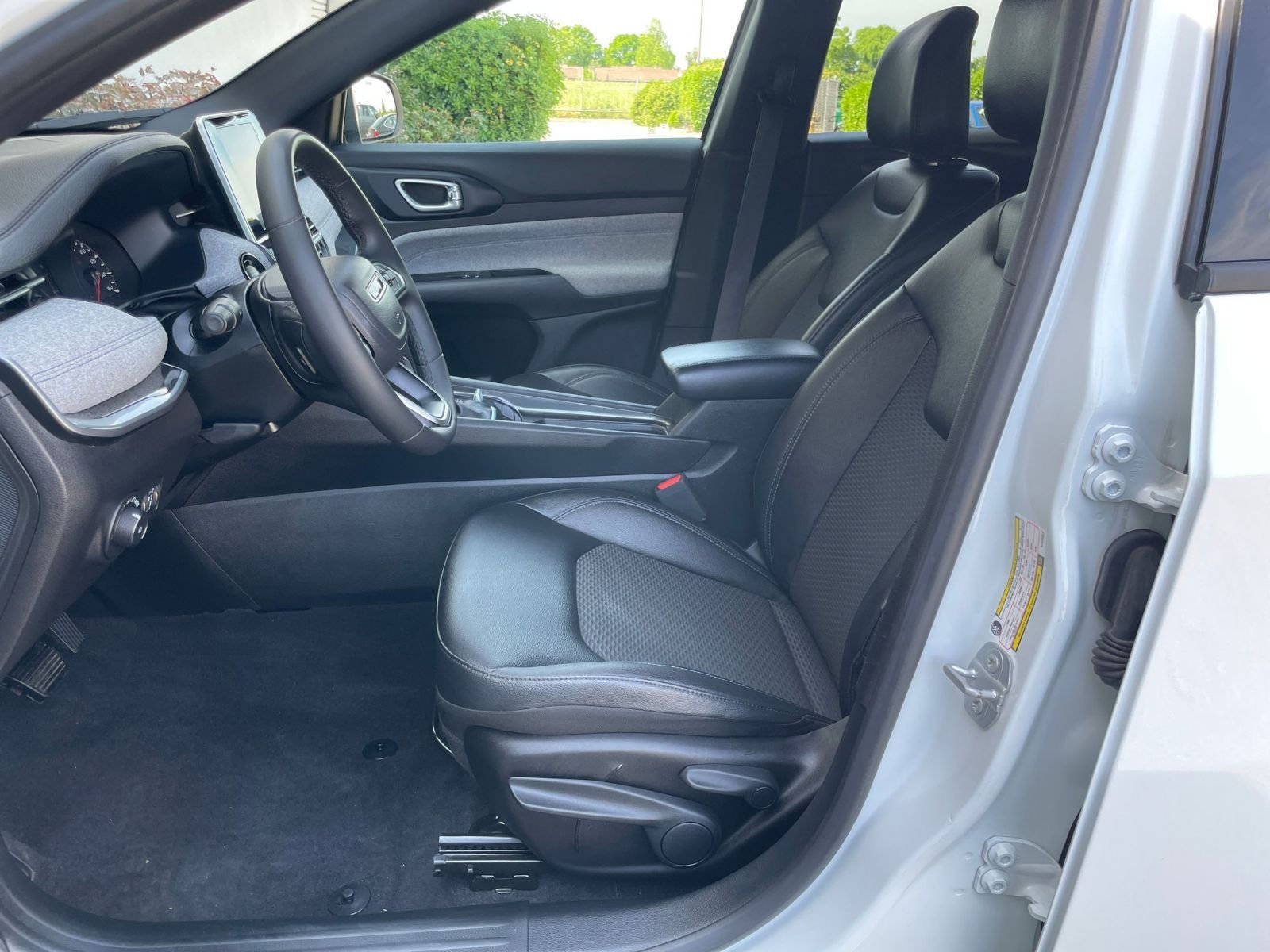 Thumbnail: 2025 Jeep Compass - 25