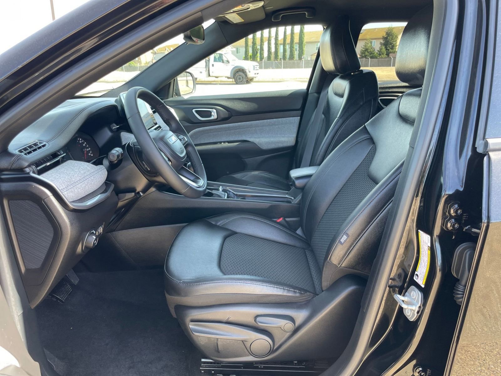 Thumbnail: 2025 Jeep Compass - 25