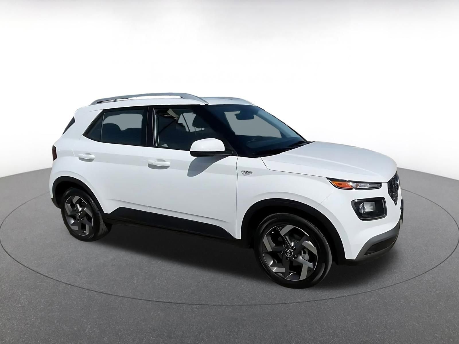 Thumbnail: 2025 Hyundai Venue - 2