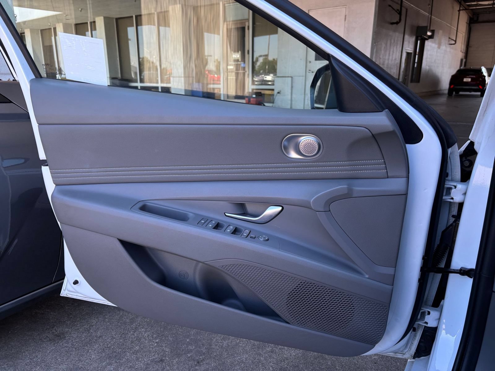Thumbnail: 2025 Hyundai Elantra - 15