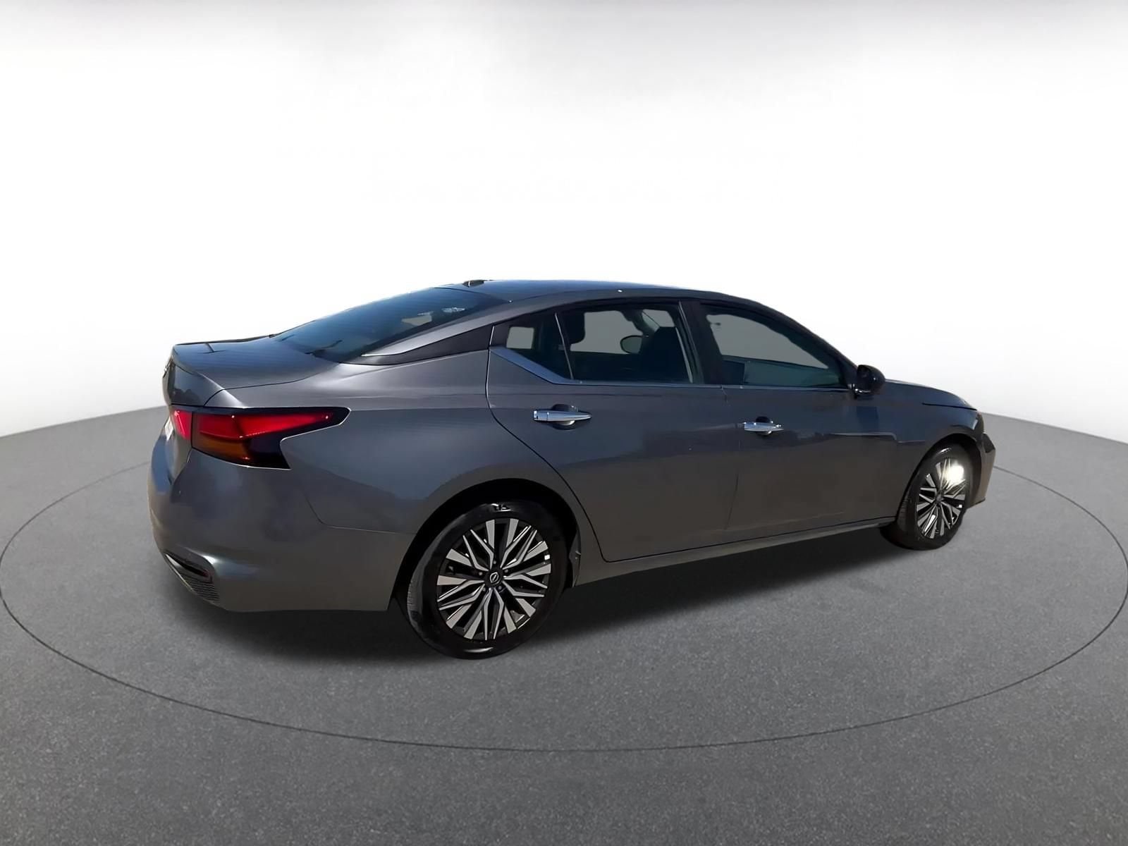 Thumbnail: 2025 Nissan Altima - 15
