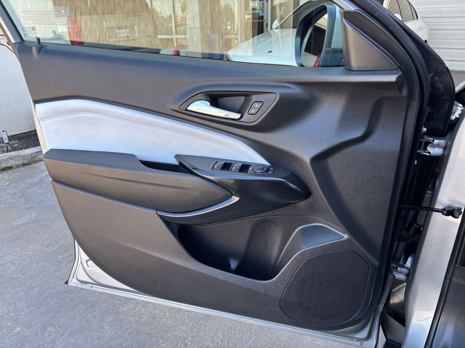 Thumbnail: 2025 Chevrolet Trax - 18