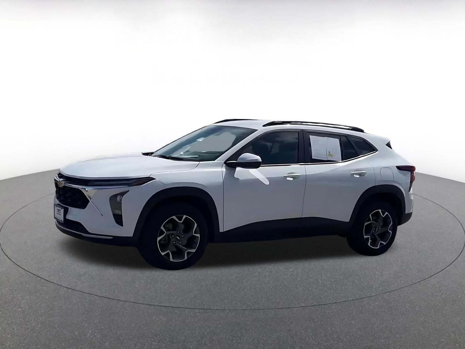 Thumbnail: 2025 Chevrolet Trax - 8