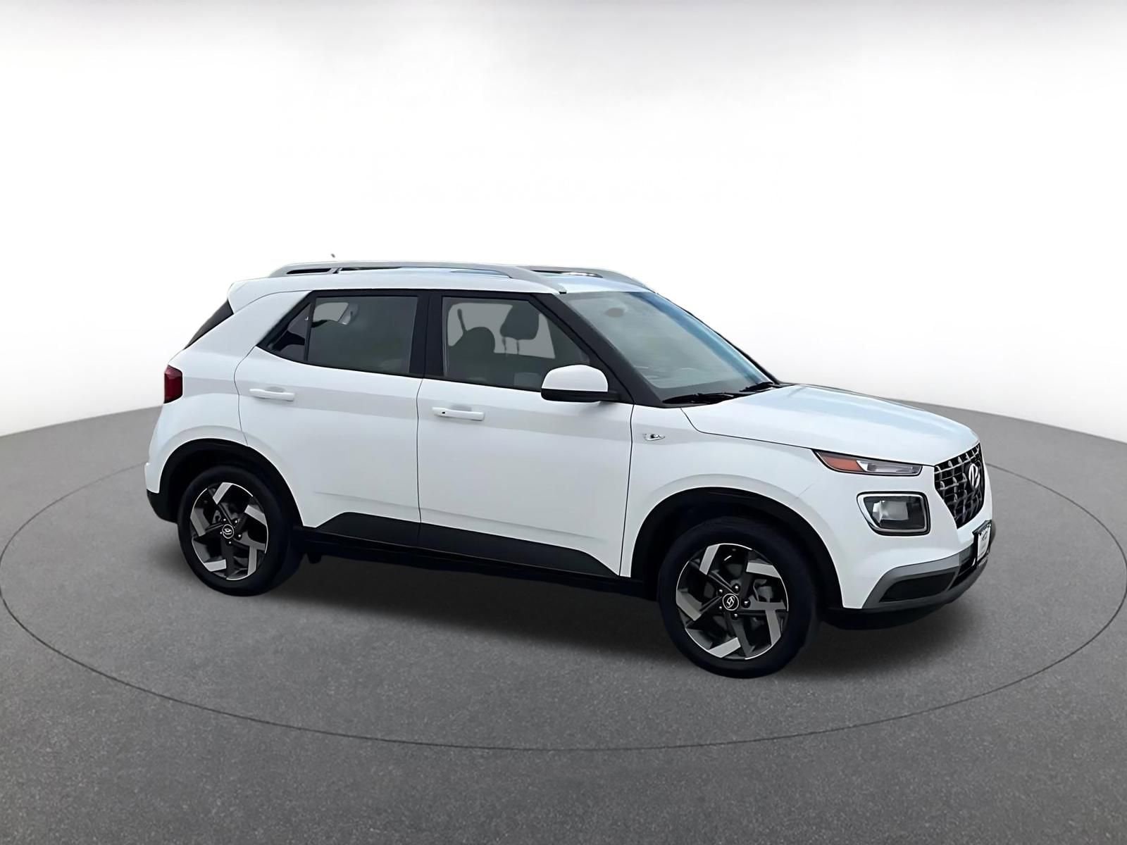 Thumbnail: 2025 Hyundai Venue - 2