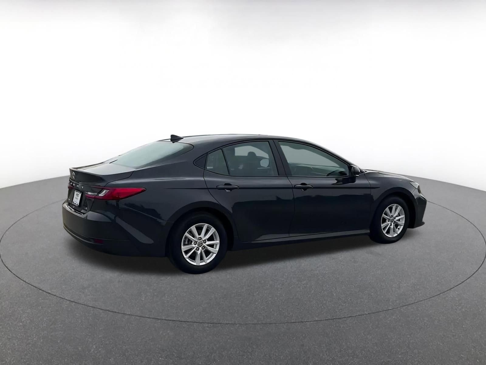 Thumbnail: 2025 Toyota Camry - 15