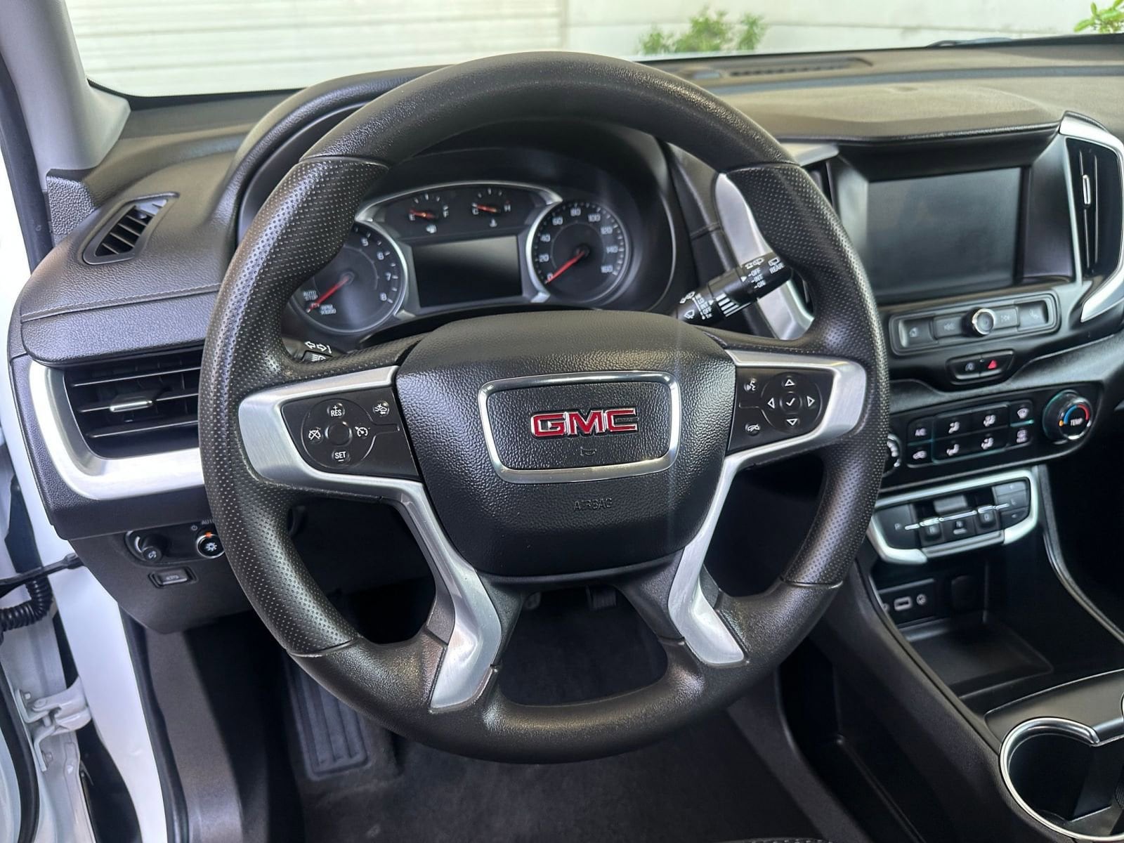 2024 GMC Terrain SLE 28