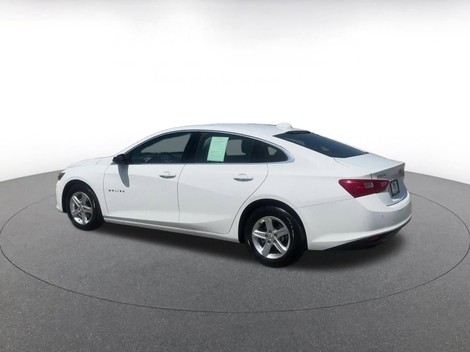 Thumbnail: 2024 Chevrolet Malibu - 10