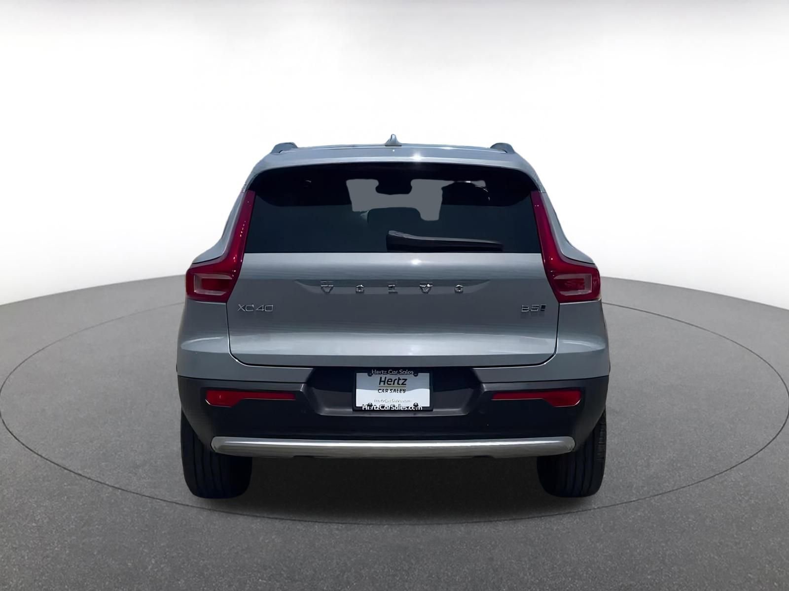 Thumbnail: 2024 Volvo XC40 - 12