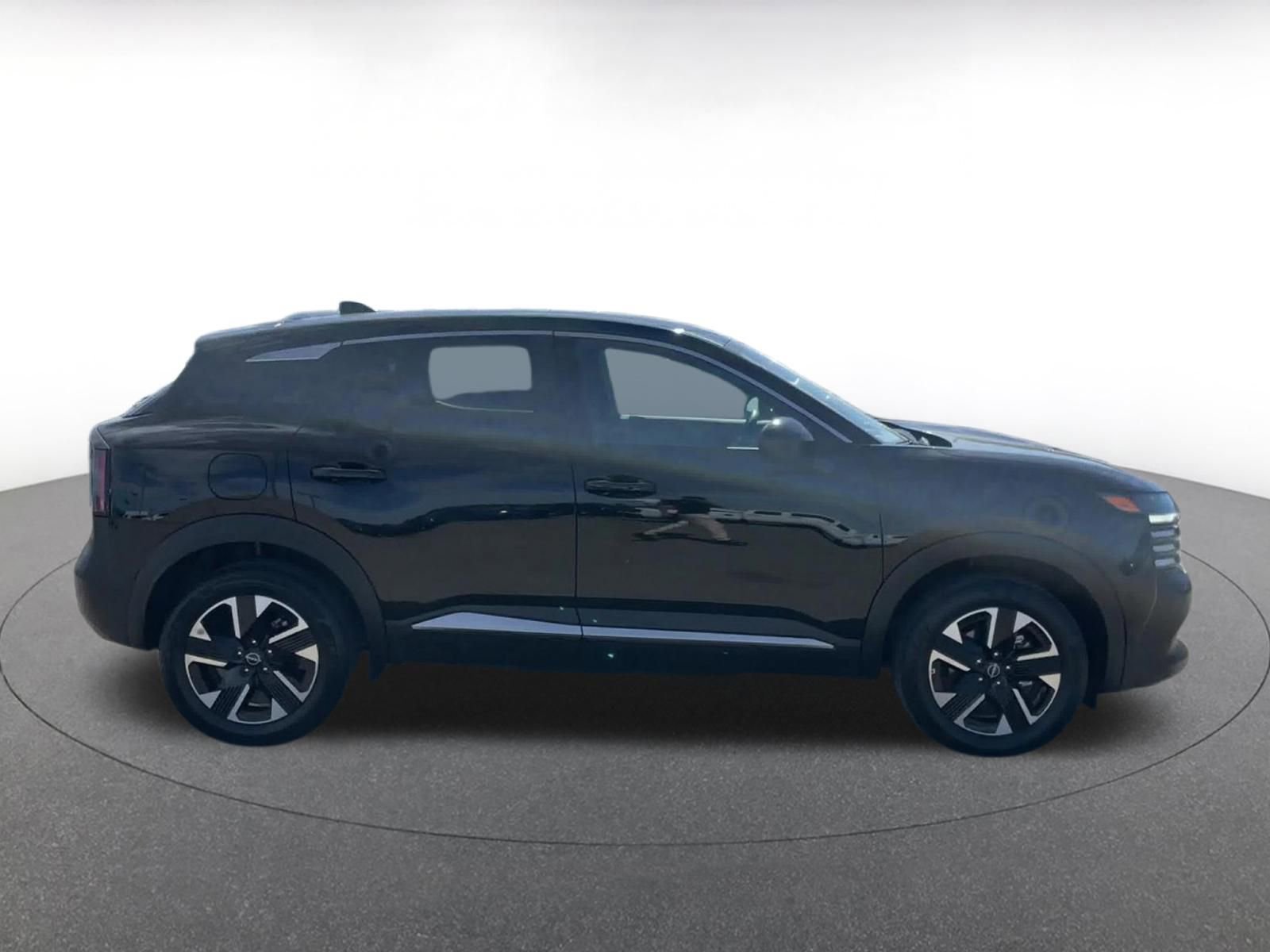 Thumbnail: 2025 Nissan Kicks - 16