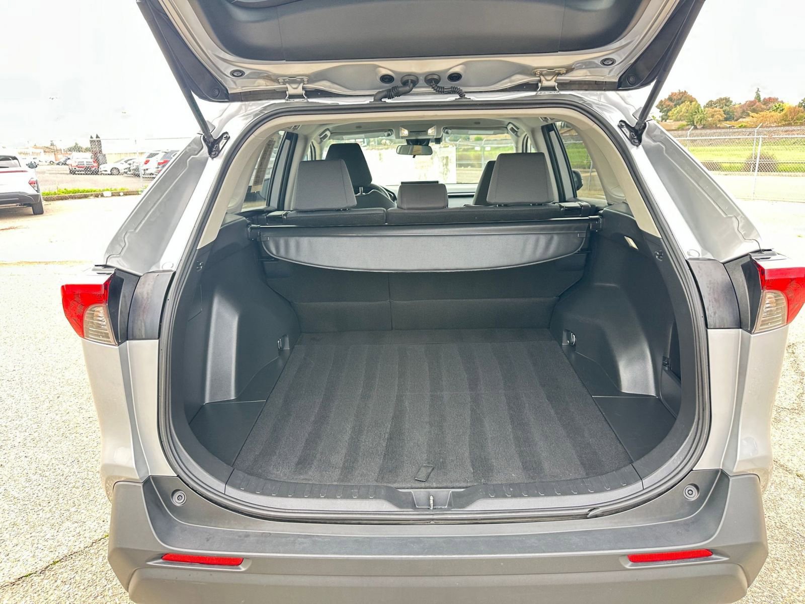 Thumbnail: 2025 Toyota RAV4 - 31