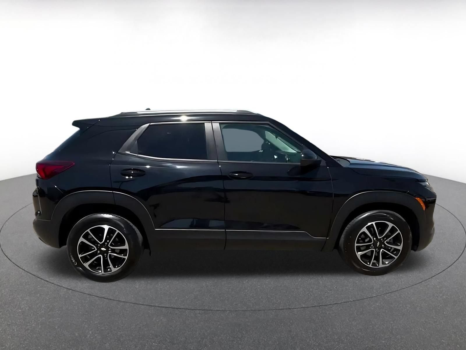 Thumbnail: 2025 Chevrolet TrailBlazer - 16