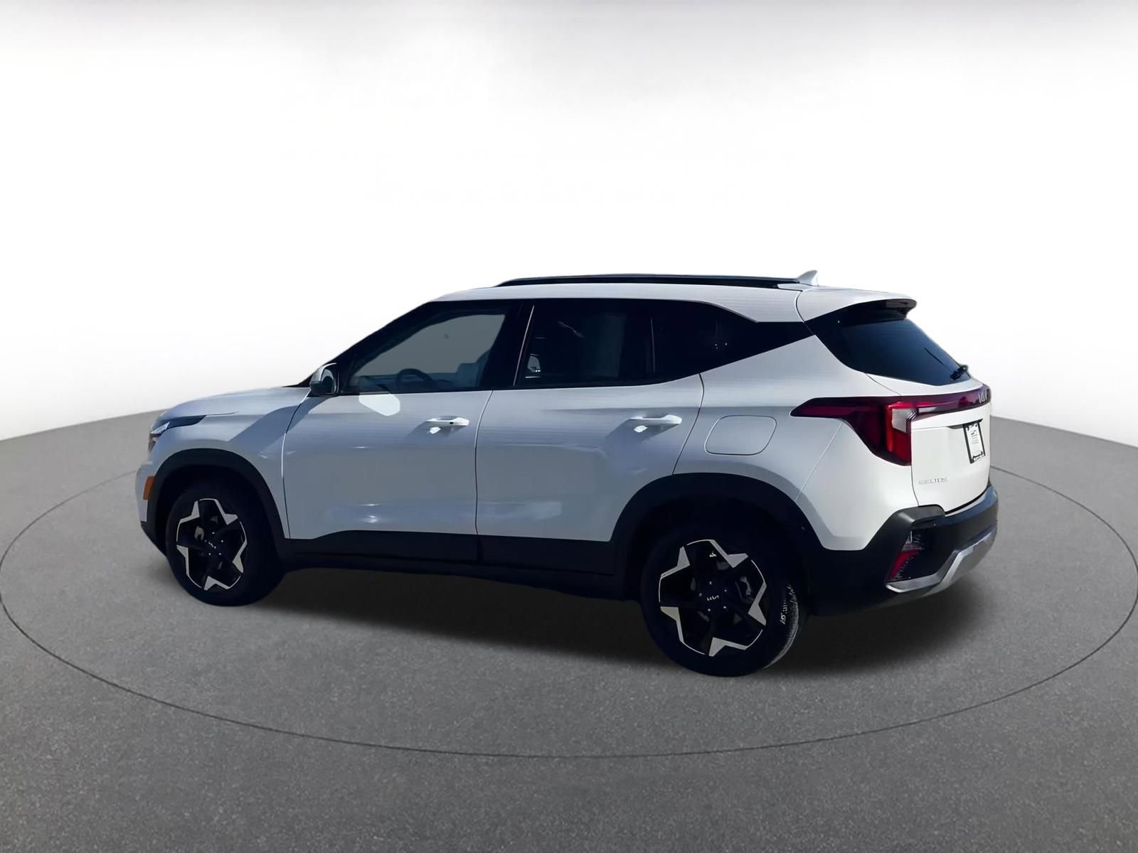 Thumbnail: 2025 Kia Seltos - 10