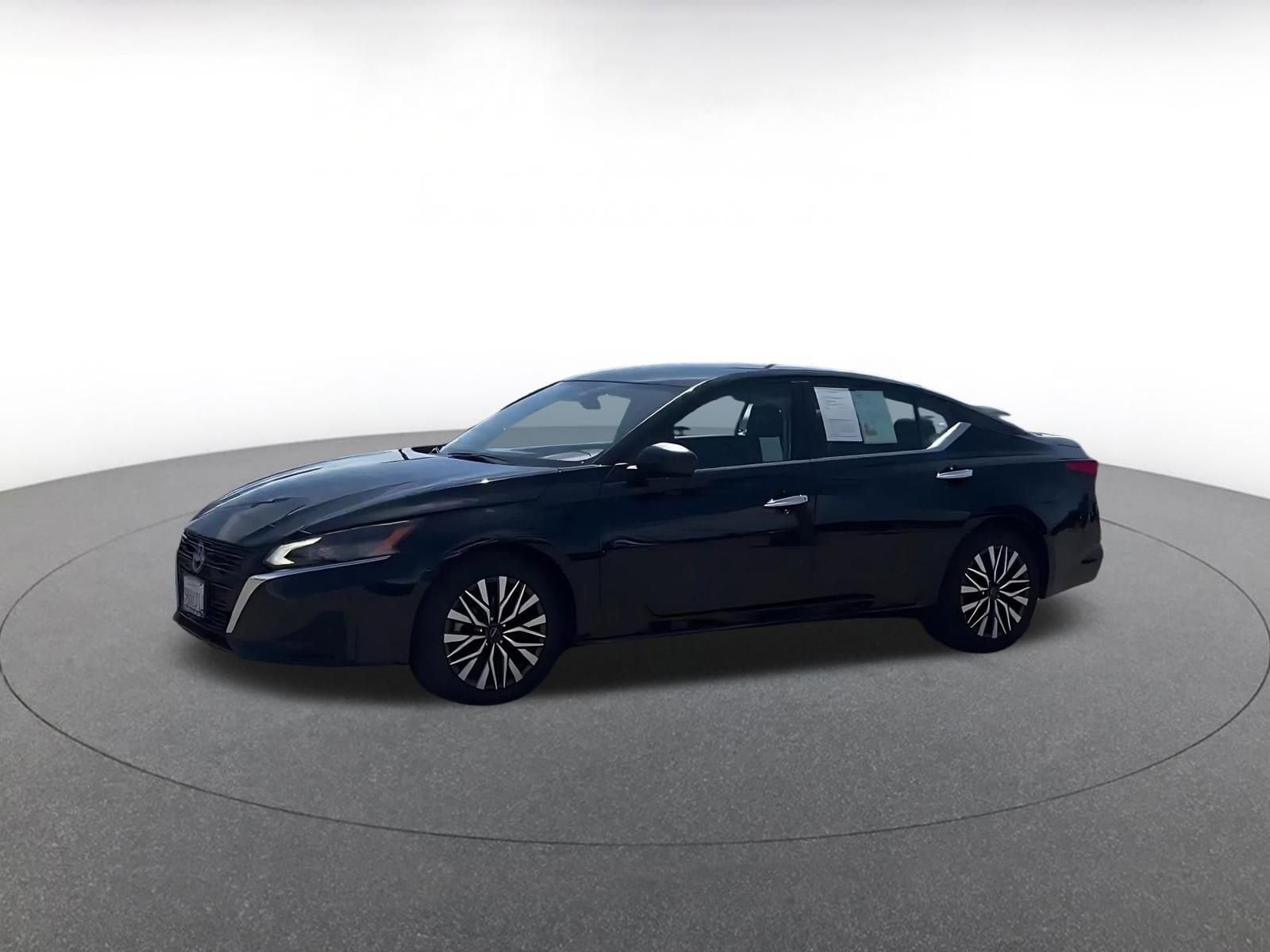 Thumbnail: 2025 Nissan Altima - 8