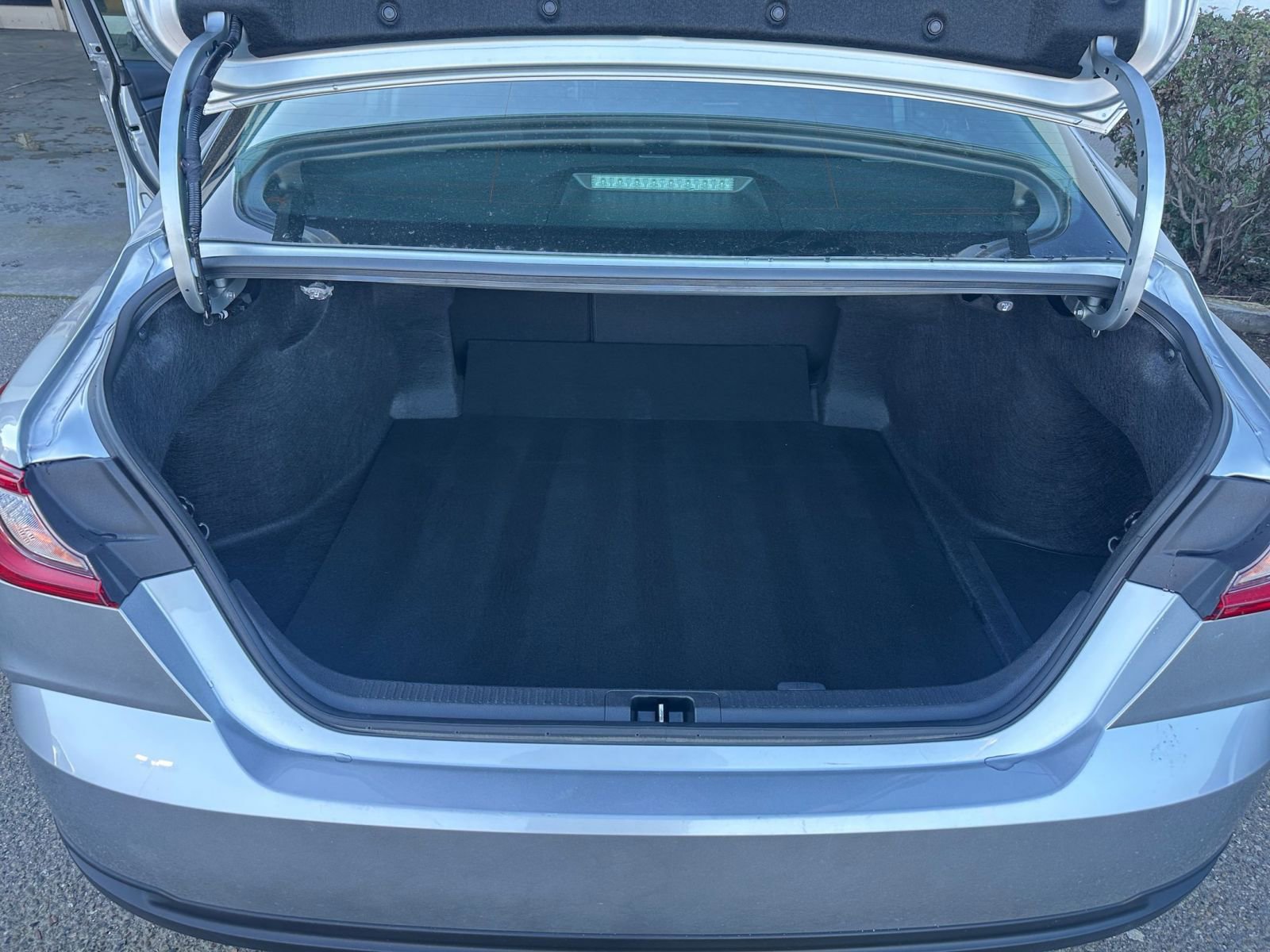 Thumbnail: 2025 Toyota Camry - 31