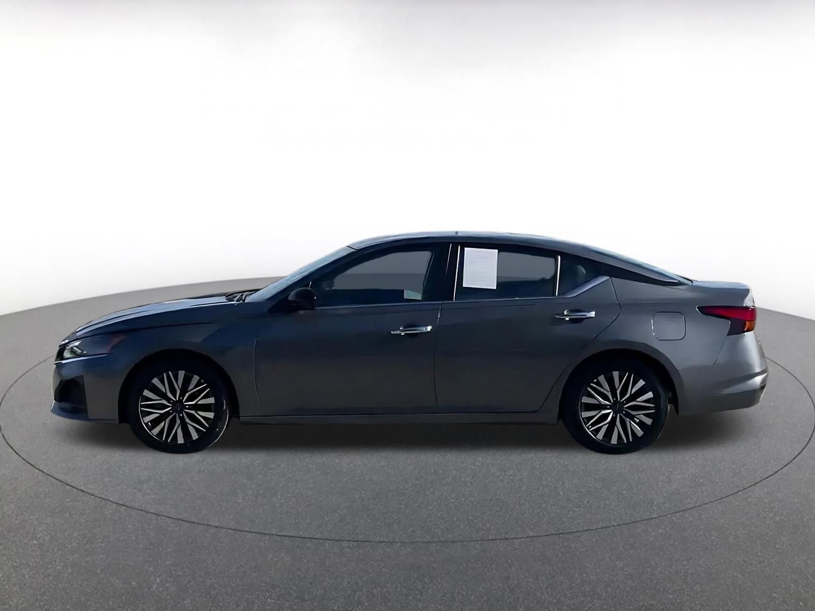 Thumbnail: 2025 Nissan Altima - 10