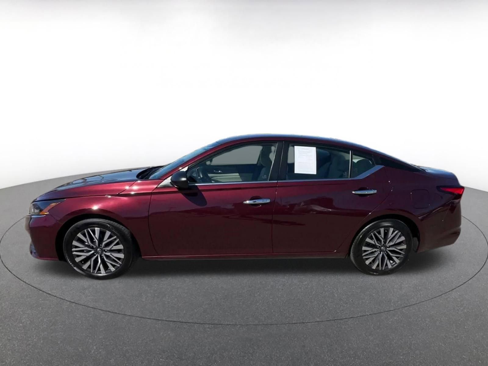 Thumbnail: 2025 Nissan Altima - 9