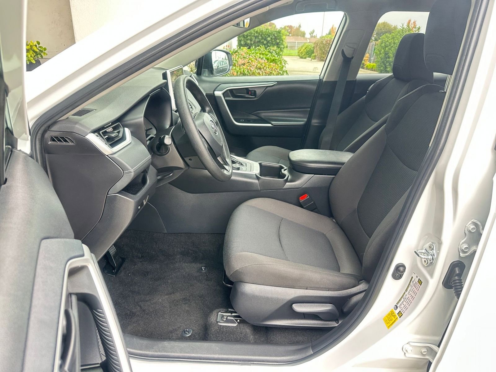 Thumbnail: 2025 Toyota RAV4 - 27