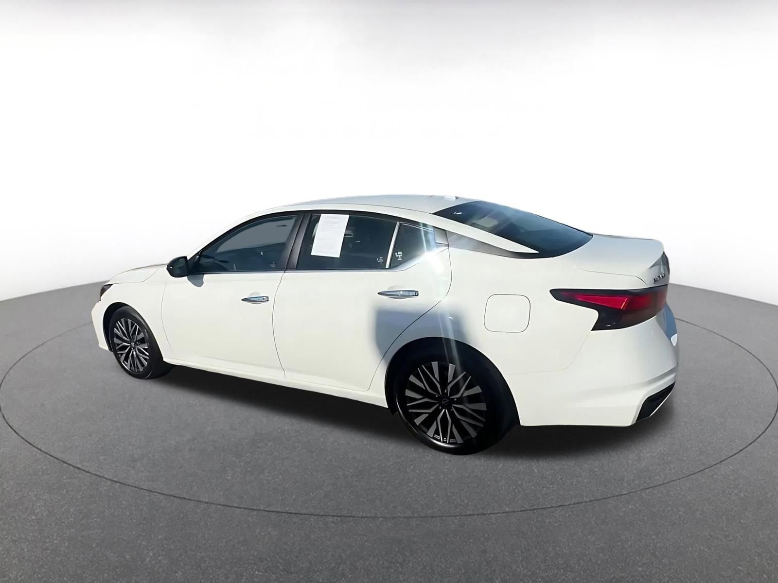 Thumbnail: 2025 Nissan Altima - 10