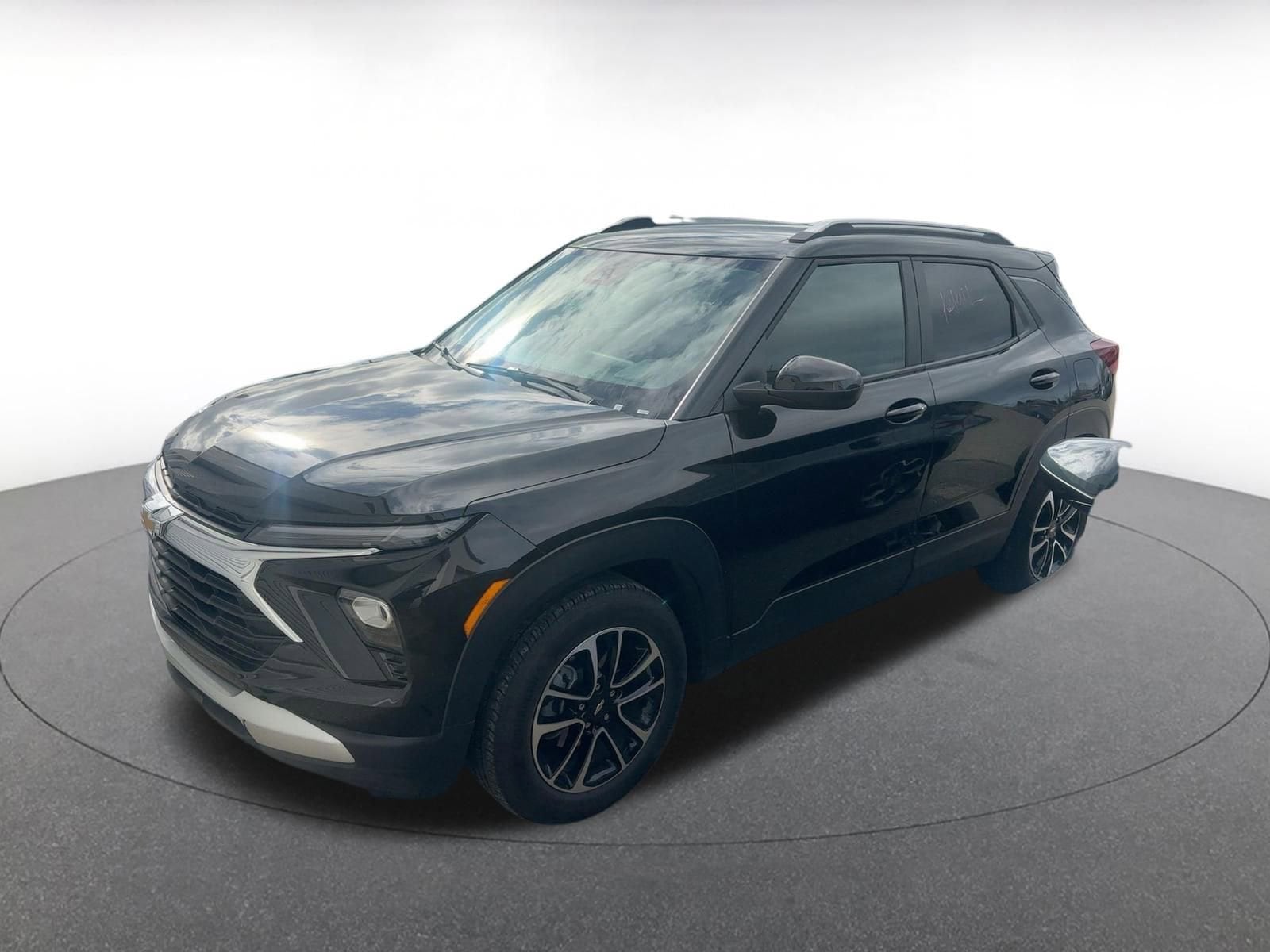 Thumbnail: 2025 Chevrolet TrailBlazer - 2