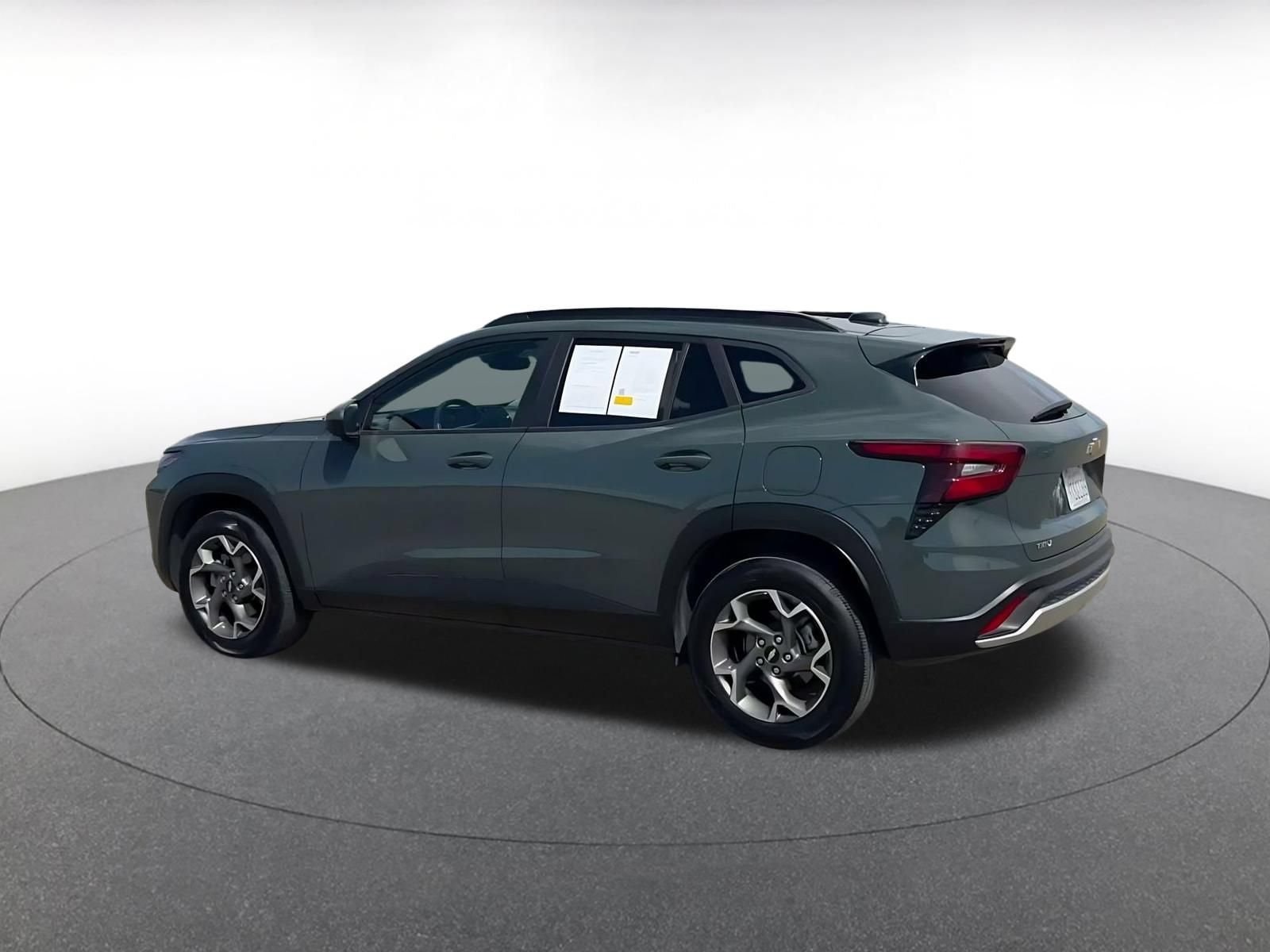 Thumbnail: 2025 Chevrolet Trax - 9