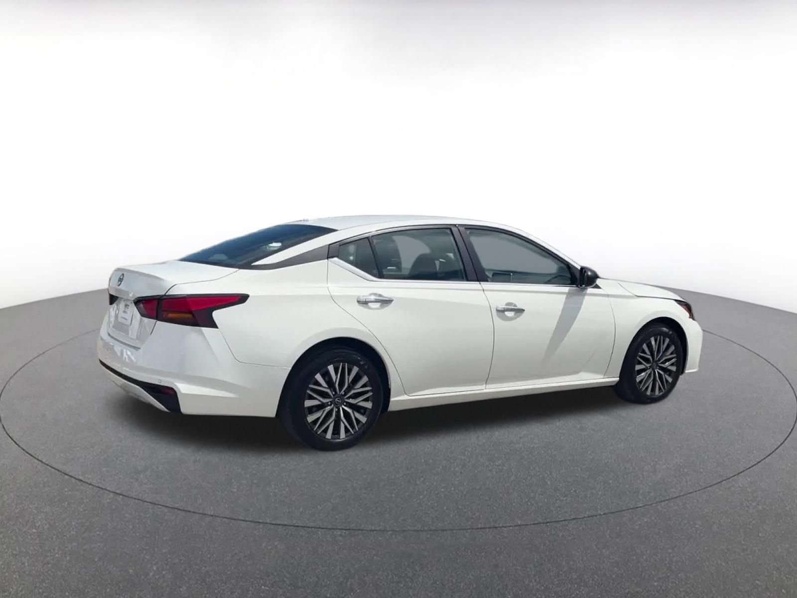 Thumbnail: 2025 Nissan Altima - 15