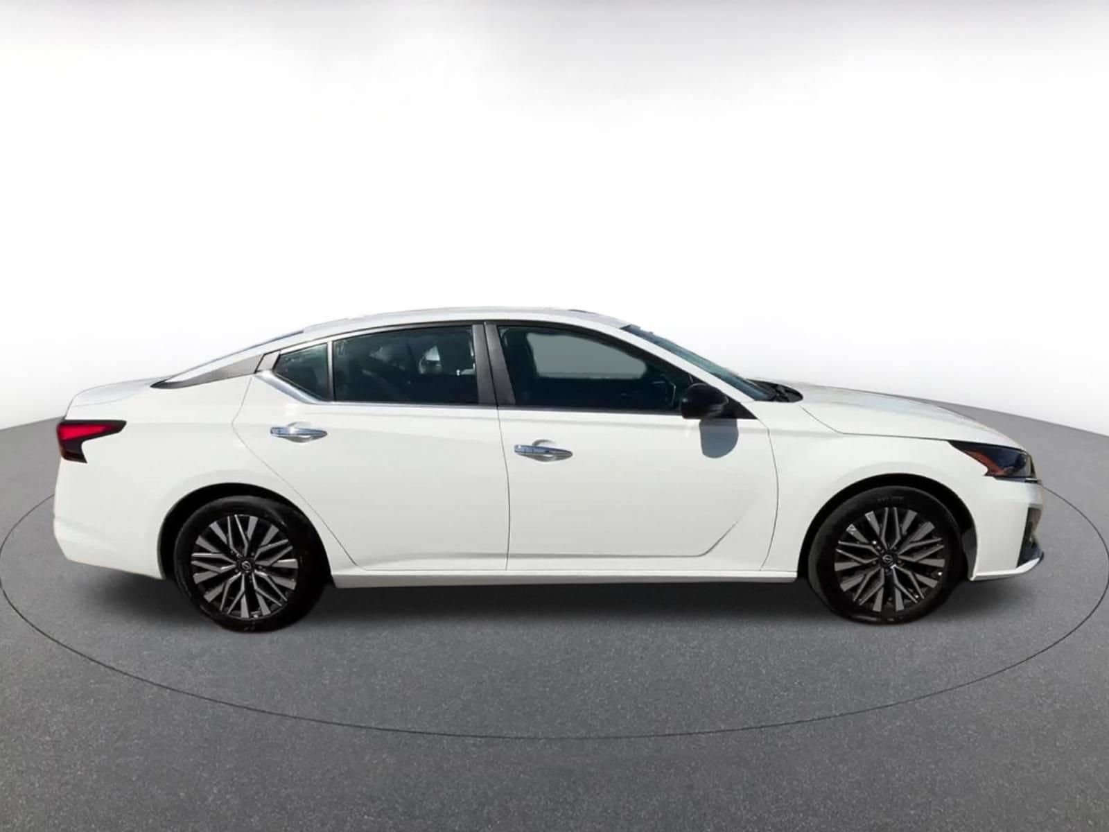 Thumbnail: 2025 Nissan Altima - 16