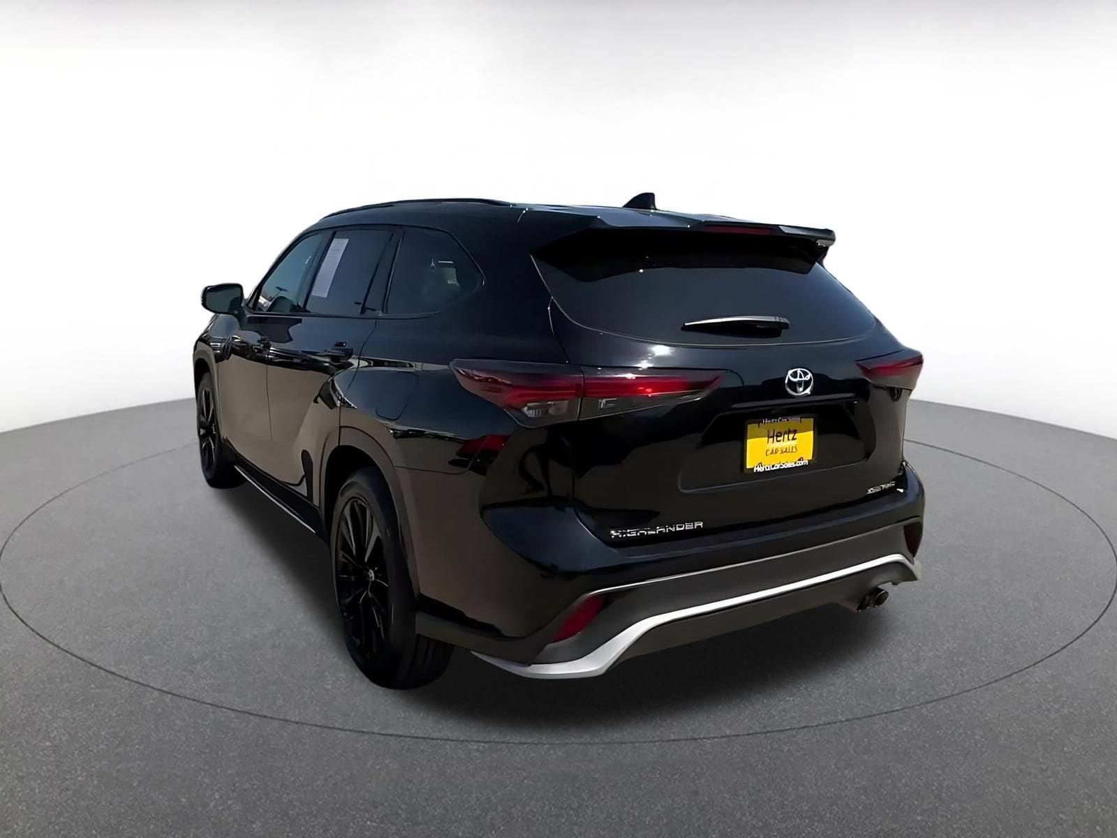 Thumbnail: 2025 Toyota Highlander - 10