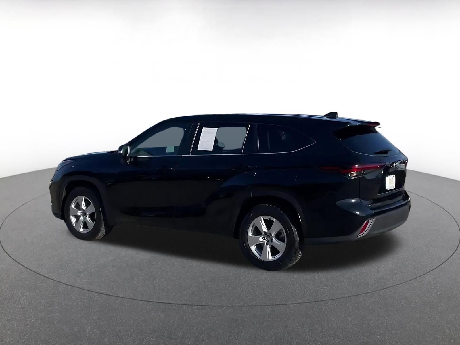 Thumbnail: 2025 Toyota Highlander - 10