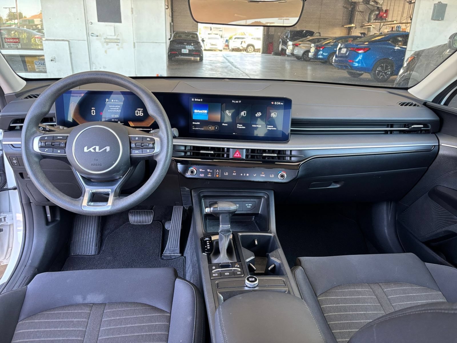 Thumbnail: 2025 Kia K5 - 33