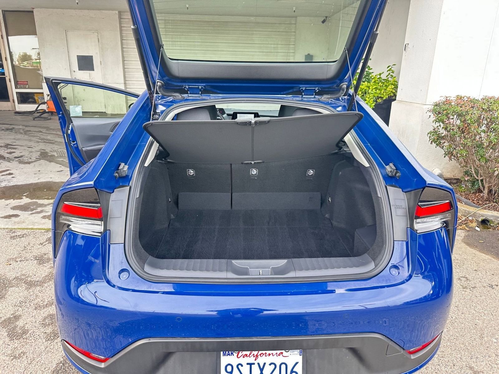 Thumbnail: 2025 Toyota Prius - 31