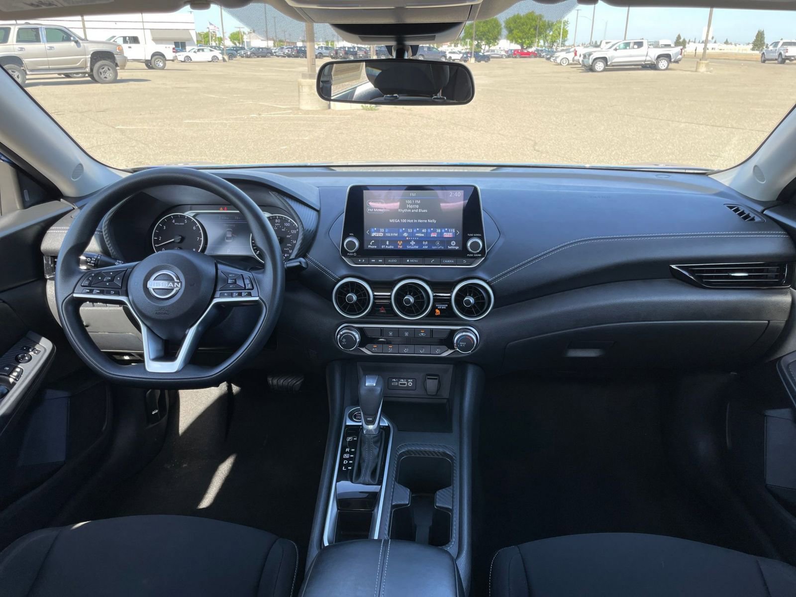 Thumbnail: 2025 Nissan Sentra - 32