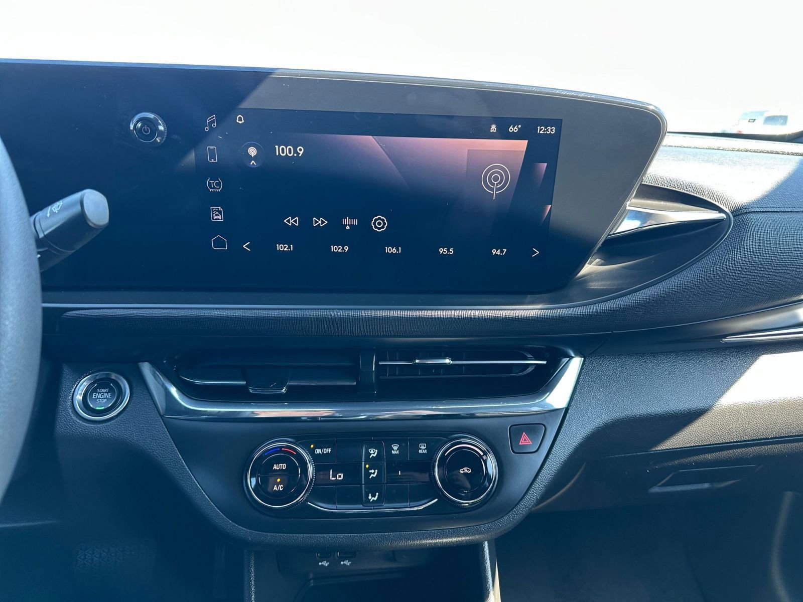 Thumbnail: 2025 Buick Envista - 17