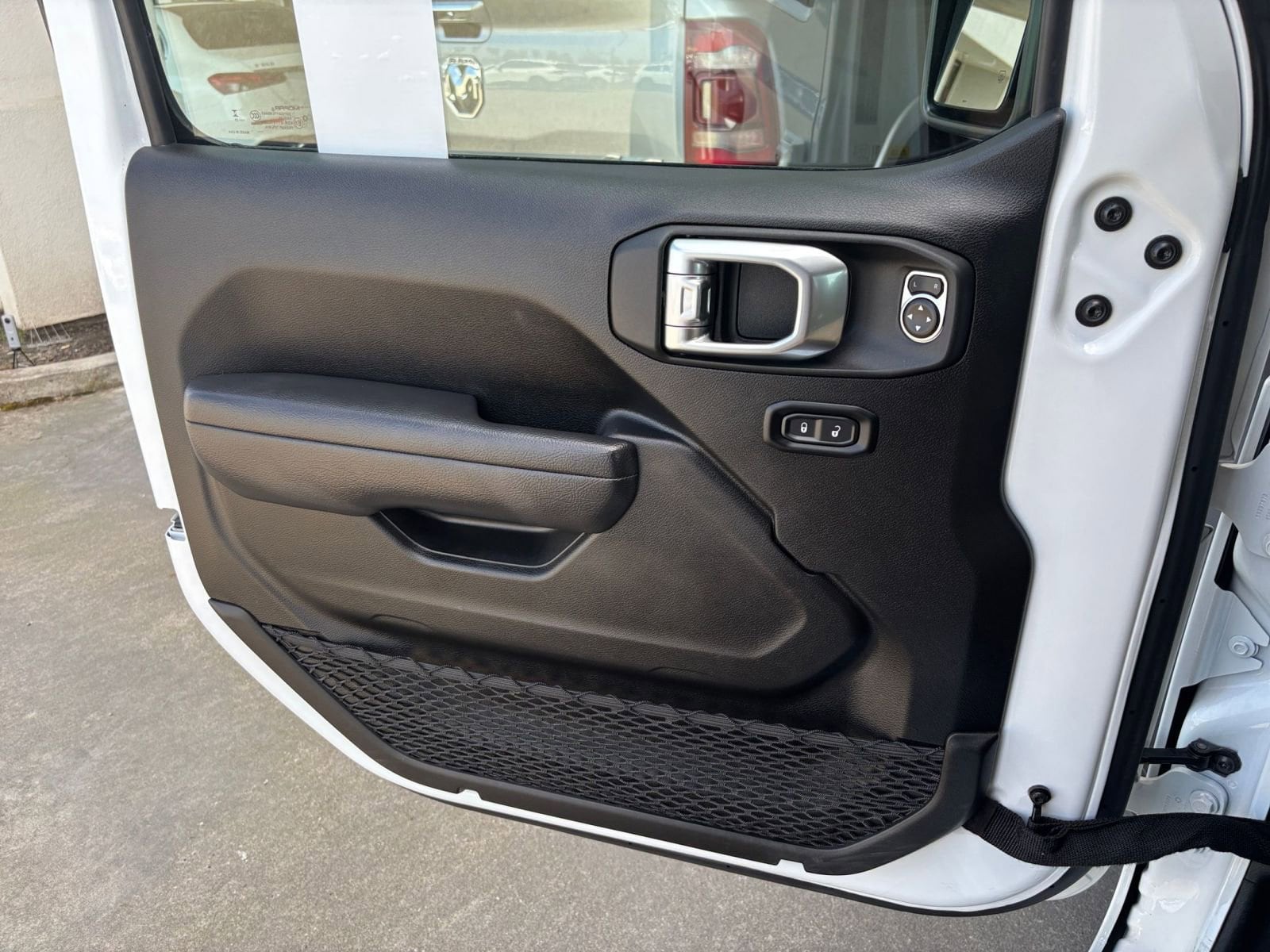 Thumbnail: 2025 Jeep Wrangler - 18