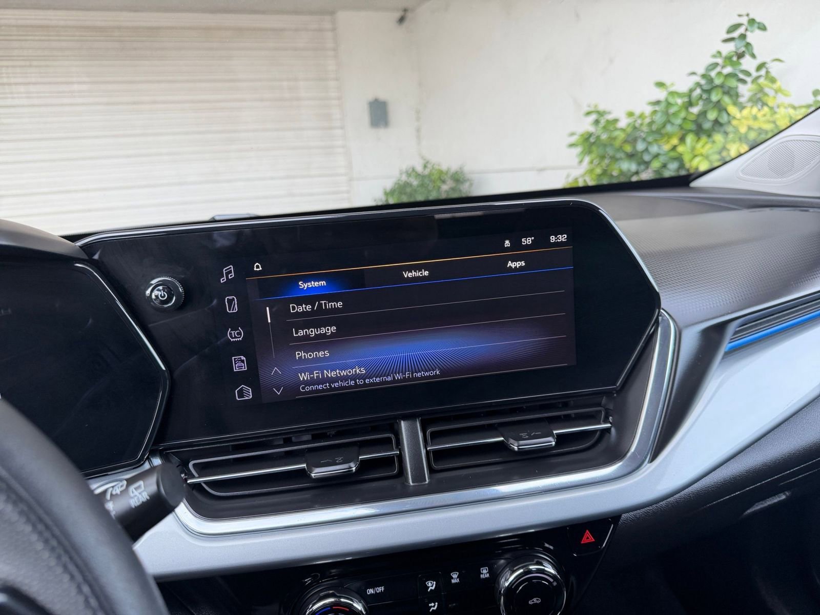 Thumbnail: 2025 Chevrolet Trax - 20