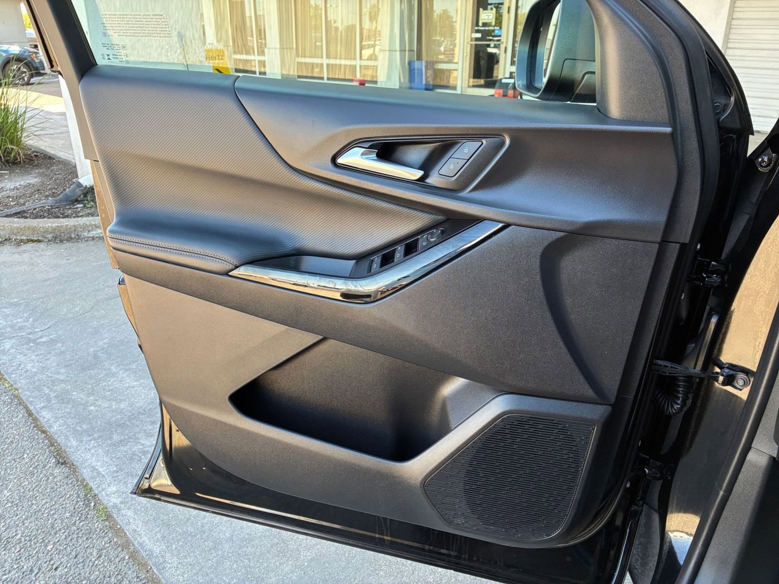 Thumbnail: 2025 Chevrolet Equinox - 18