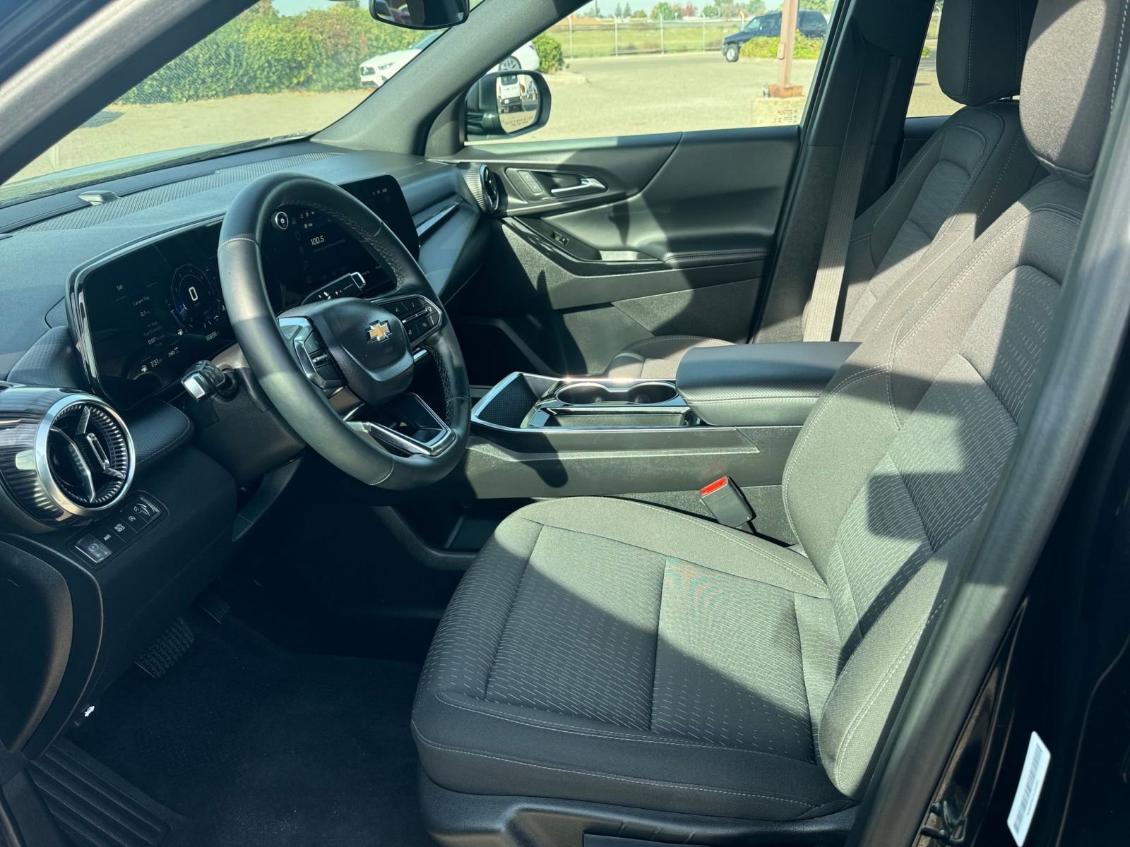 Thumbnail: 2025 Chevrolet Equinox - 27