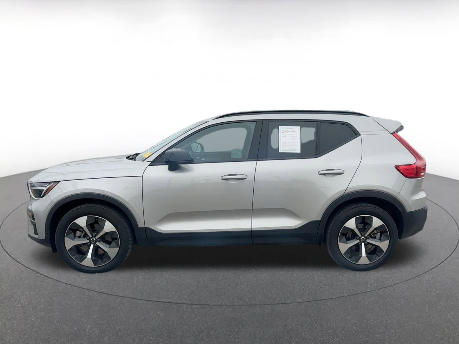 Thumbnail: 2024 Volvo XC40 - 3