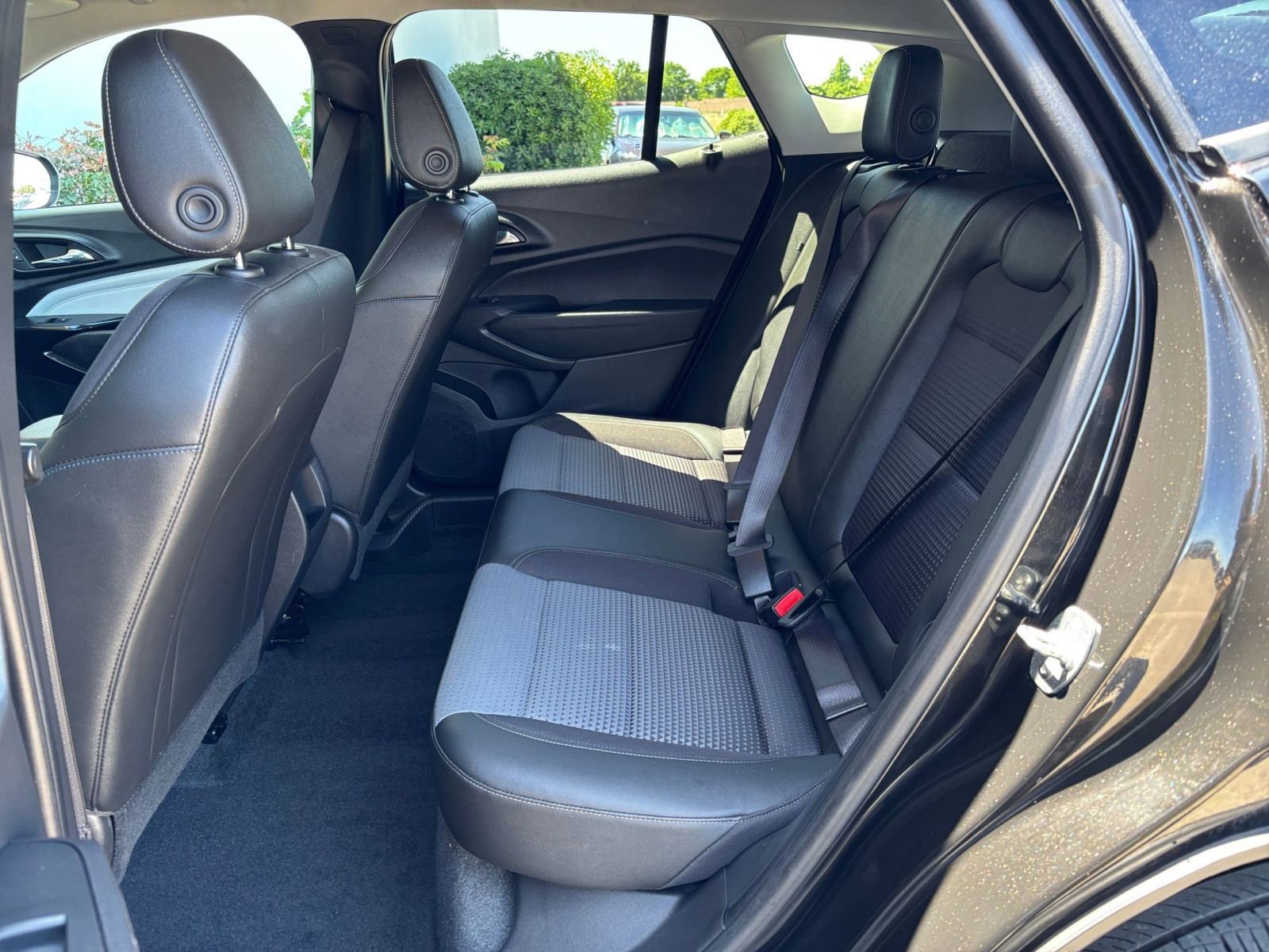 Thumbnail: 2025 Chevrolet Trax - 25