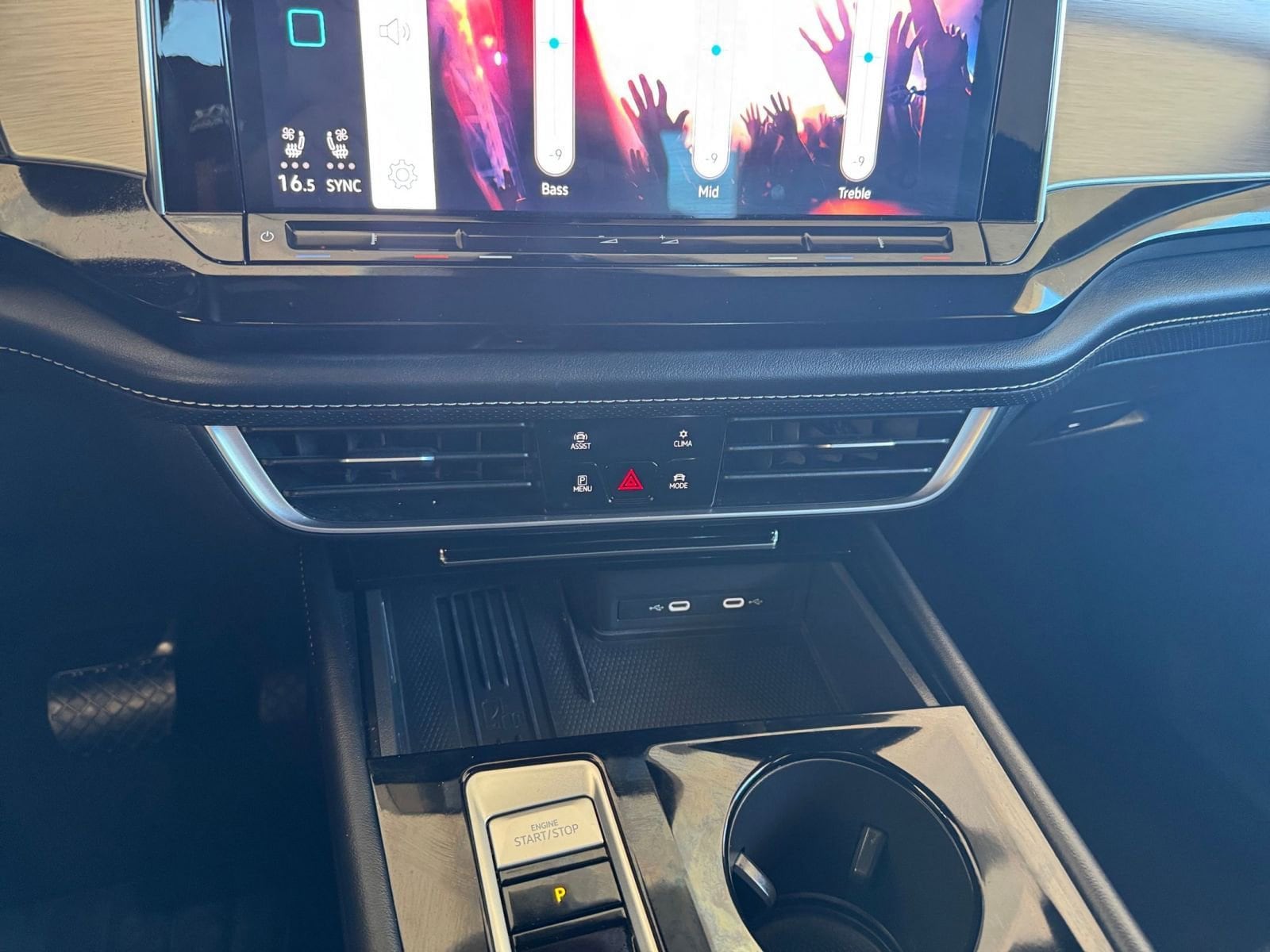 Thumbnail: 2025 Volkswagen Atlas - 17