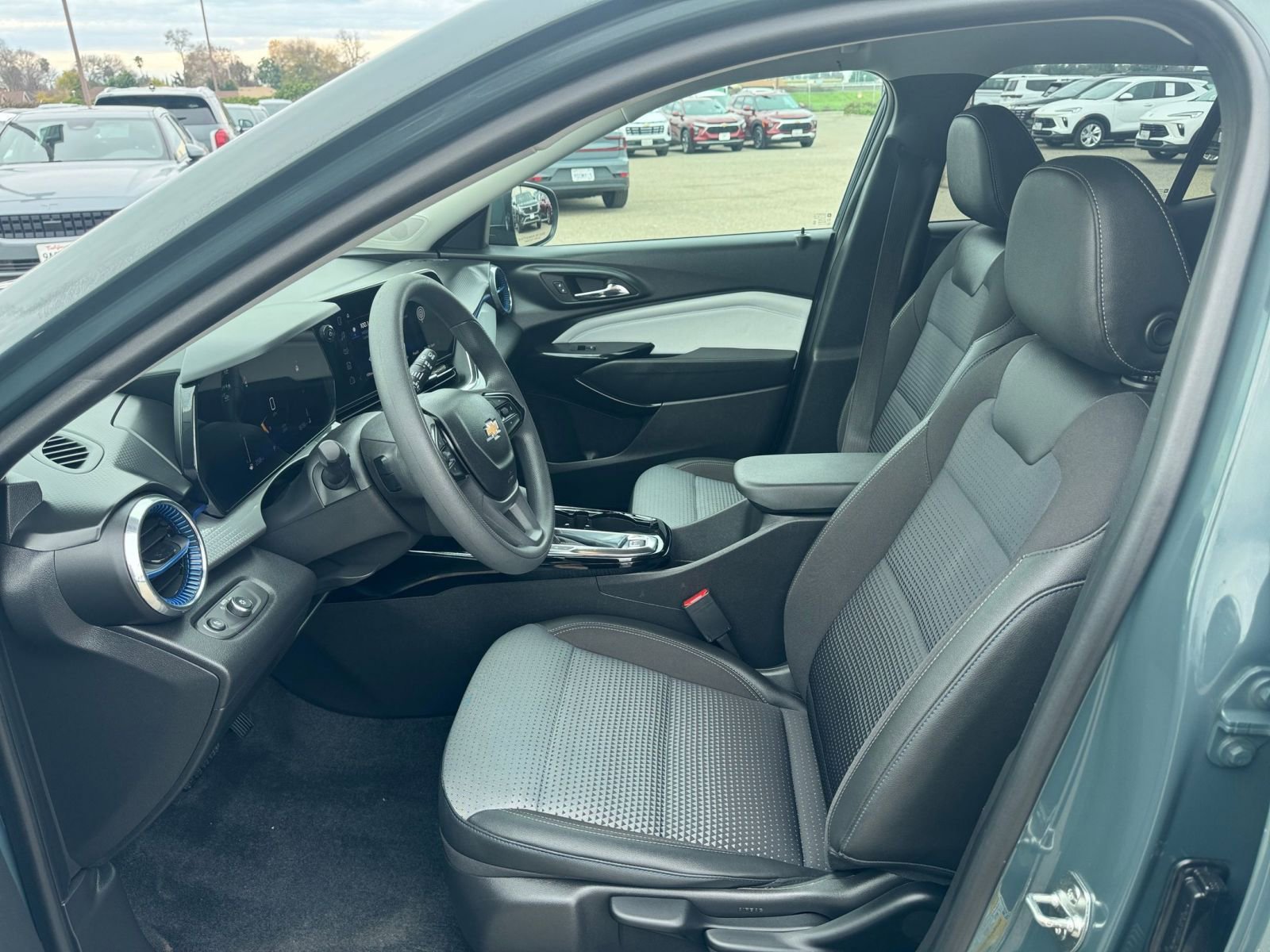 Thumbnail: 2025 Chevrolet Trax - 27