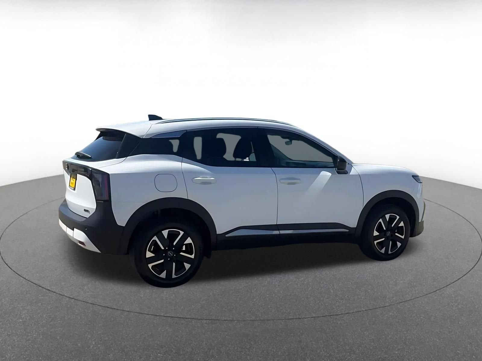 Thumbnail: 2026 Nissan Kicks - 14