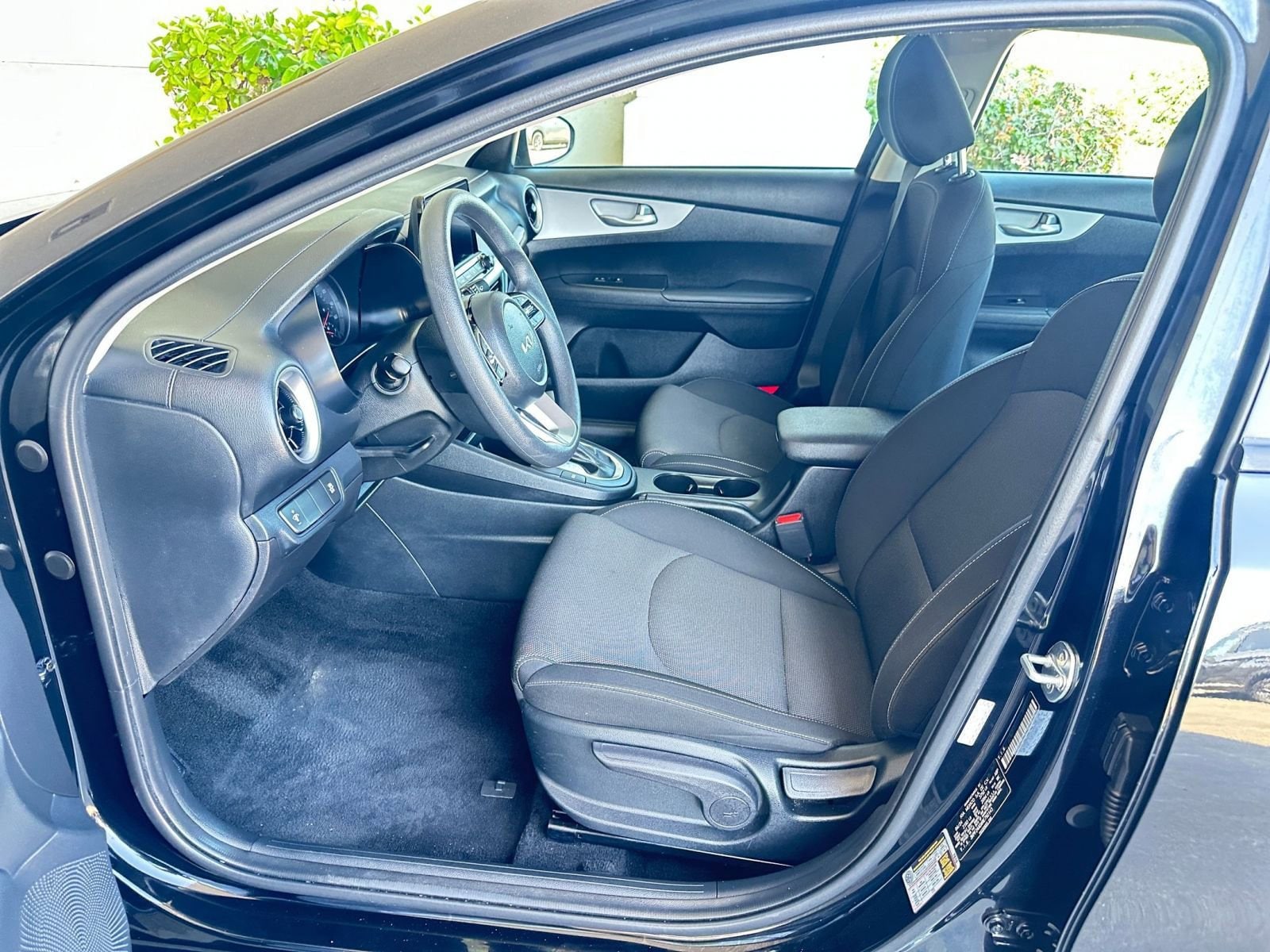 2024 Kia Forte LXS 27