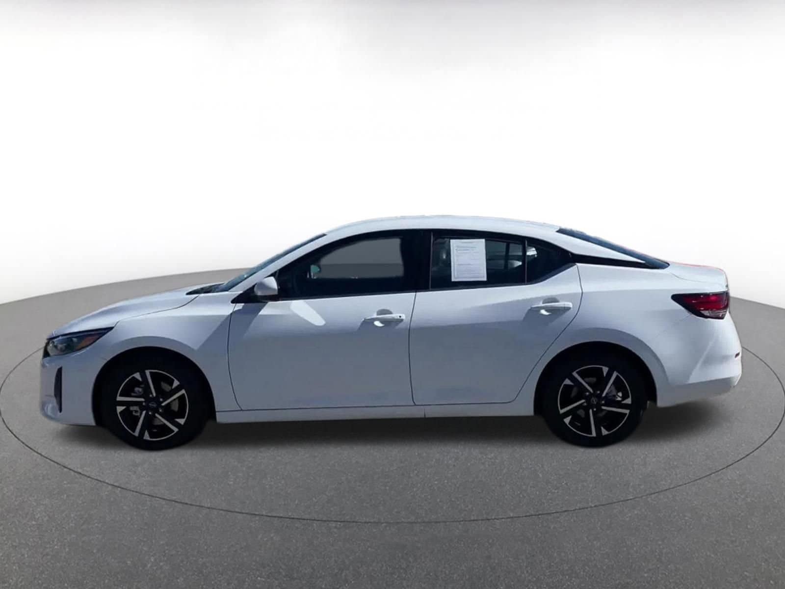 Thumbnail: 2025 Nissan Sentra - 9