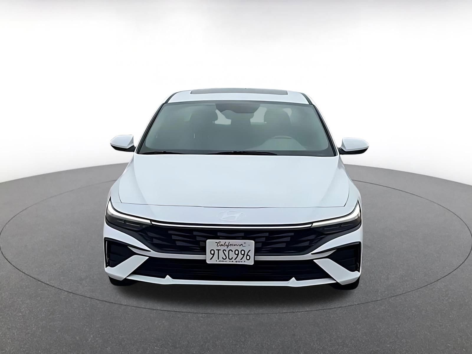 Thumbnail: 2025 Hyundai Elantra - 4