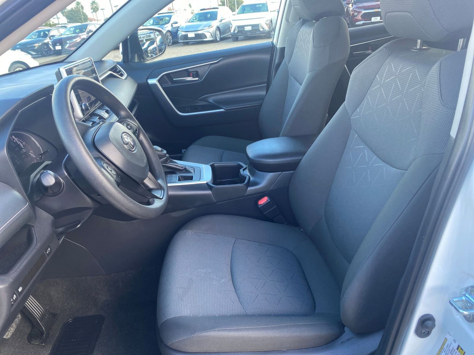 Thumbnail: 2025 Toyota RAV4 - 27